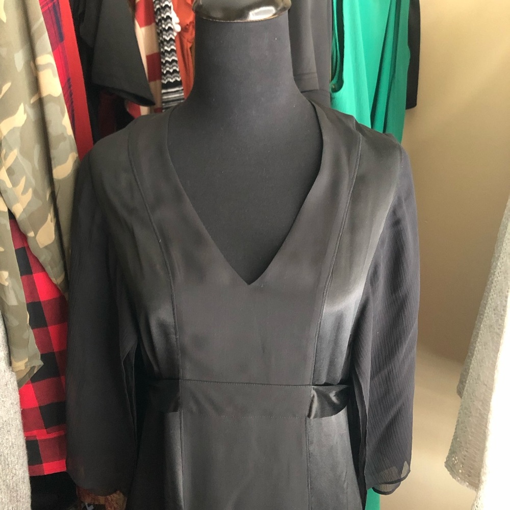 STUNNING BLACK DRESS!